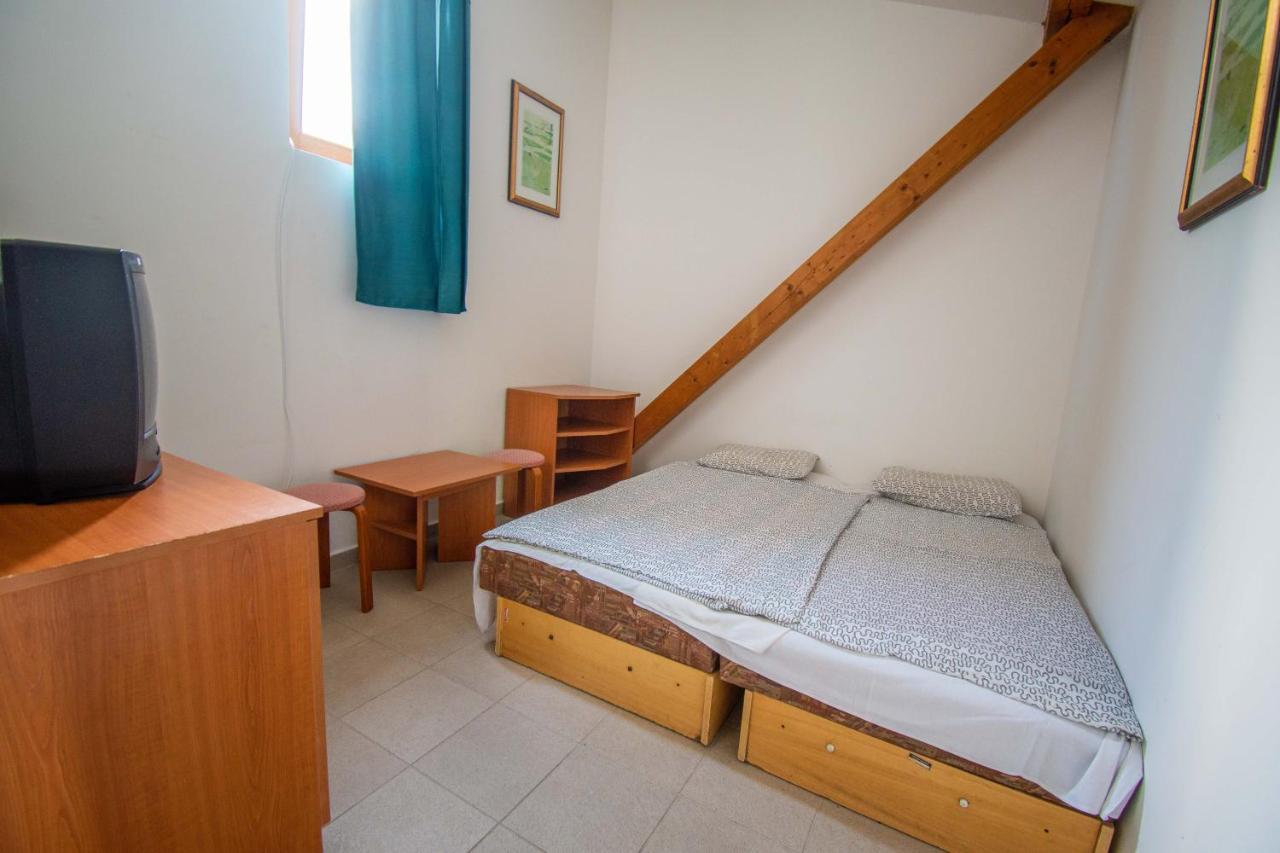Beach Hostel Balatonboglár Esterno foto