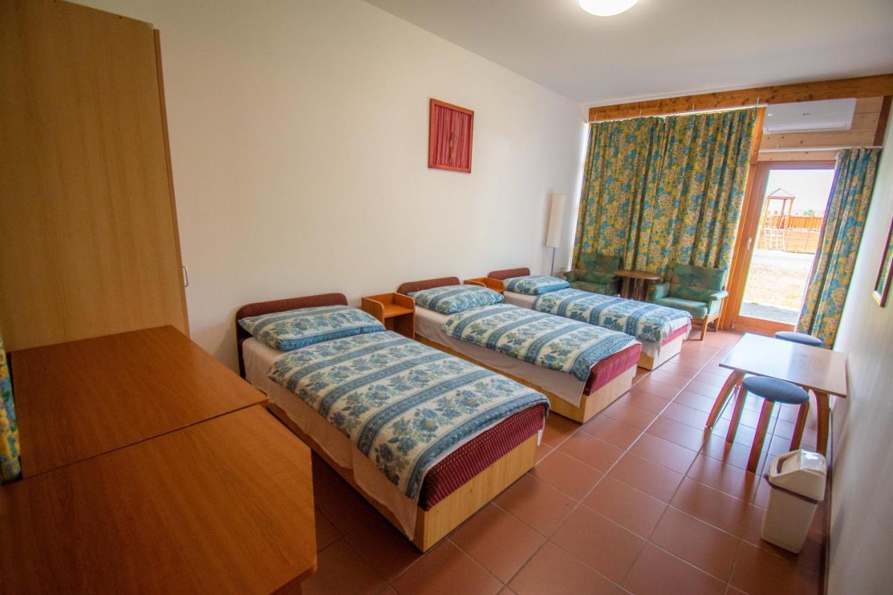 Beach Hostel Balatonboglár Esterno foto