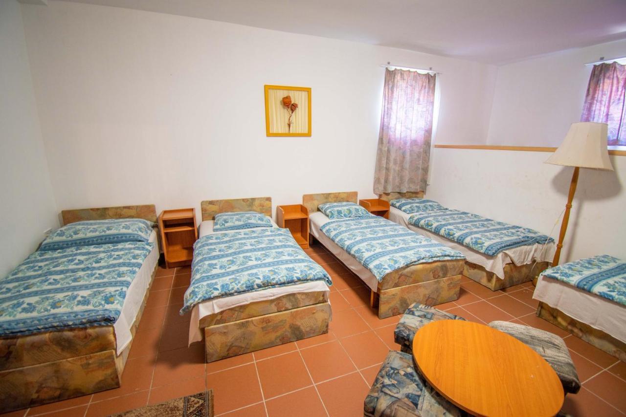 Beach Hostel Balatonboglár Esterno foto