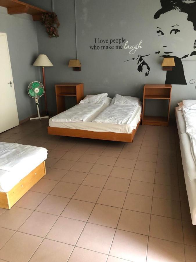 Beach Hostel Balatonboglár Esterno foto